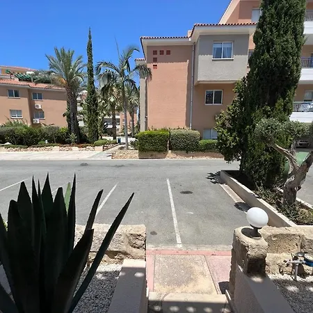 Casa Del Sol 2bd Sunlit Townhouse With Pool In Kato Paphos, Private Patio, Free Parking