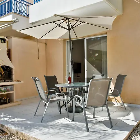 Holiday home Casa Del Sol 2Bd Kato Paphos Sunlit Townhouse Pool, Patio & Parking Paphos
