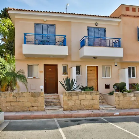 Dom wakacyjny Casa Del Sol 2bd Sunlit Townhouse With Pool In Kato Paphos, Private Patio, Free Parking *