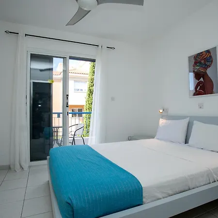 Casa Del Sol 2bd Sunlit Townhouse With Pool In Kato Paphos, Private Patio, Free Parking *