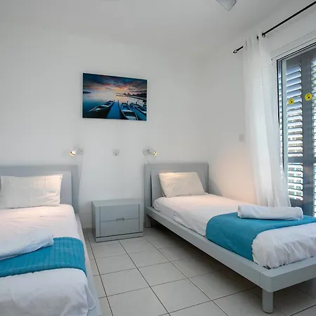 Casa Del Sol 2Bd Kato Paphos Sunlit Townhouse Pool, Patio & Parking Paphos