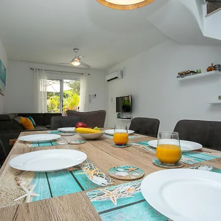 Casa Del Sol 2Bd Kato Paphos Sunlit Townhouse Pool, Patio & Parking Paphos
