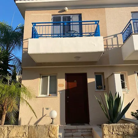 Casa Del Sol 2bd Sunlit Townhouse With Pool In Kato Paphos, Private Patio, Free Parking Pafos