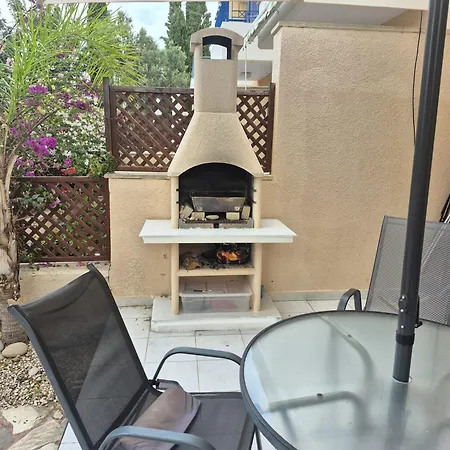 Dom wakacyjny Casa Del Sol 2bd Sunlit Townhouse With Pool In Kato Paphos, Private Patio, Free Parking