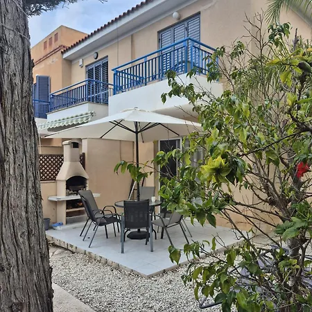 Holiday home Casa Del Sol 2Bd Kato Paphos Sunlit Townhouse Pool, Patio & Parking *