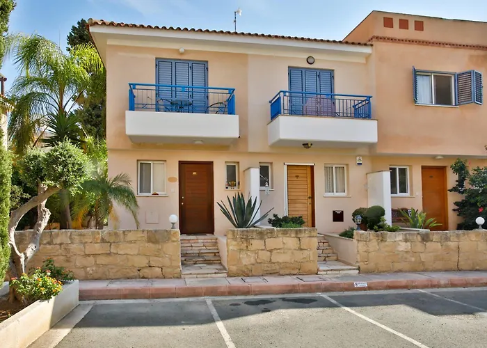 Feriehus Casa Del Sol - Iris Village Universal Paphos, 2bd *