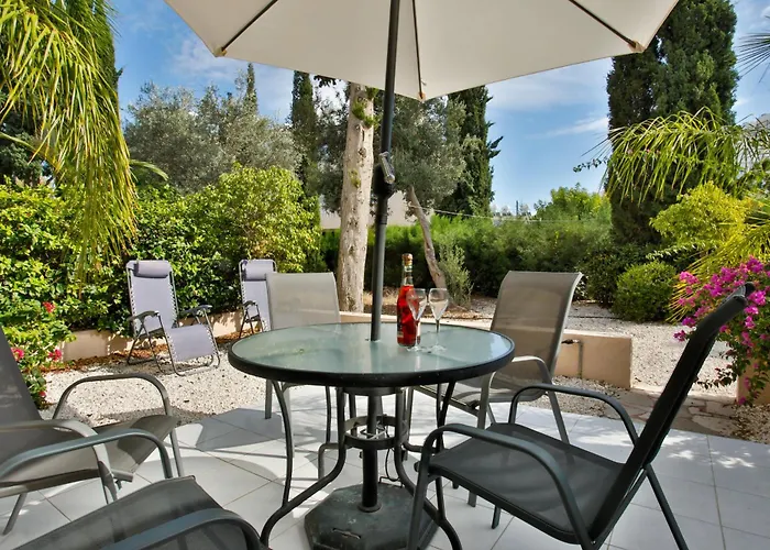 Casa Del Sol - Iris Village Universal Paphos, 2bd Holiday home