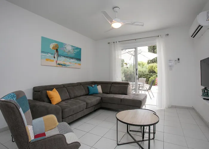 Case de vacanță Casa Del Sol - Iris Village Universal Paphos, 2bd *