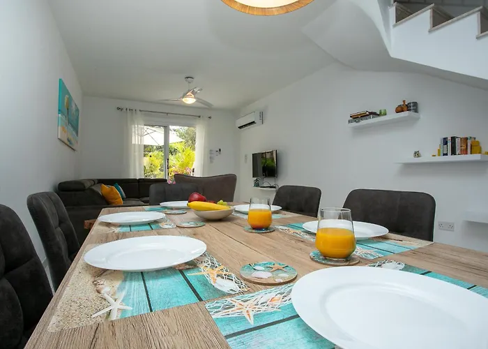 Casa Del Sol - Iris Village Universal Paphos, 2bd Paphos