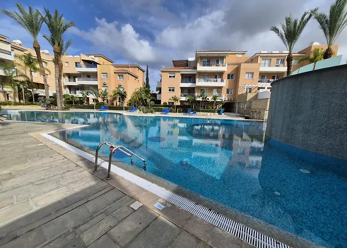 Feriehus Casa Del Sol - Iris Village Universal Paphos, 2bd *