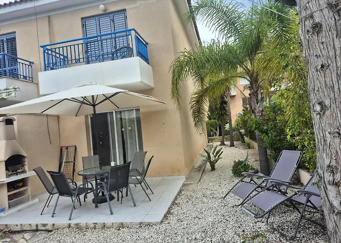 Casa Del Sol - Iris Village Universal Paphos, 2bd Feriehus Paphos