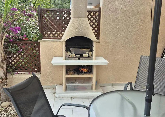 Feriehus Casa Del Sol - Iris Village Universal Paphos, 2bd