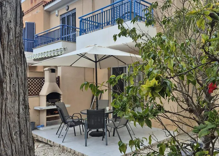 Feriehus Casa Del Sol - Iris Village Universal Paphos, 2bd *